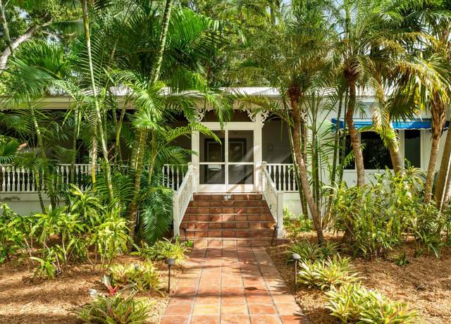 Property at 33 Pen Key Dr, Upper Matecumbe Key Islamorada, FL 33036, 3 beds, 3.5 baths