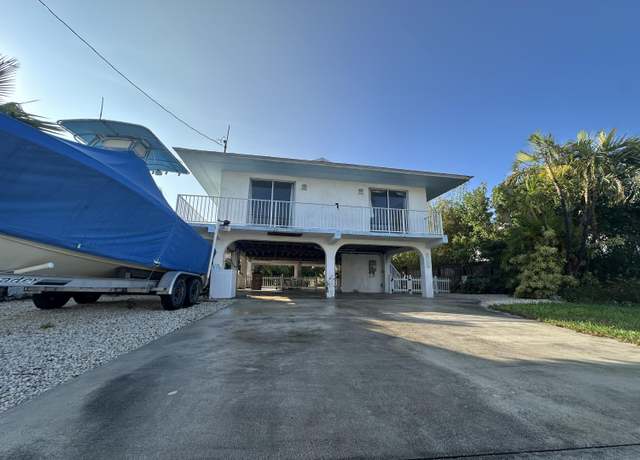 Property at 27390 Barbados Ln, Ramrod Key, FL 33042, 2 beds, 2 baths