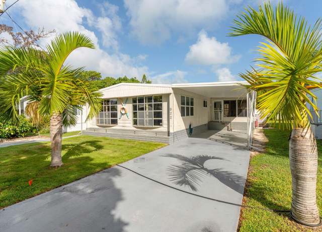Property at 922 S Silver Cir, Key Largo, FL 33037, 3 beds, 2 baths