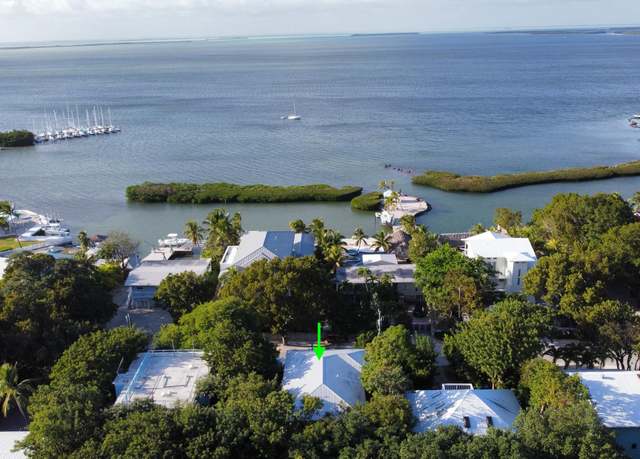 Property at 235 Buttonwood Shores Dr, Key Largo, FL 33037, 3 beds, 2.5 baths