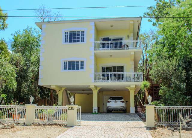 Property at 235 Buttonwood Shores Dr, Key Largo, FL 33037, 3 beds, 2.5 baths