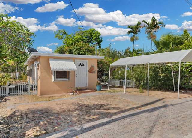 Property at 118 Garden St, Key Largo, FL 33070, 2 beds, 1.5 baths