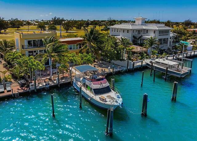 Property at 101 Sombrero Blvd, Marathon, FL 33050, 4 beds, 4.5 baths