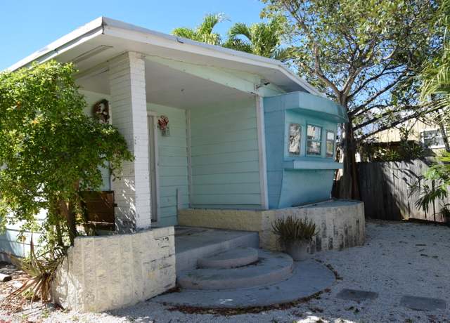 Property at 6 Verde Dr, Big Coppitt, FL 33040, 3 beds, 2 baths