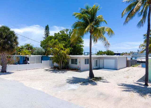 Property at 132 Gardenia St, Plantation Key, FL 33070, 3 beds, 3 baths