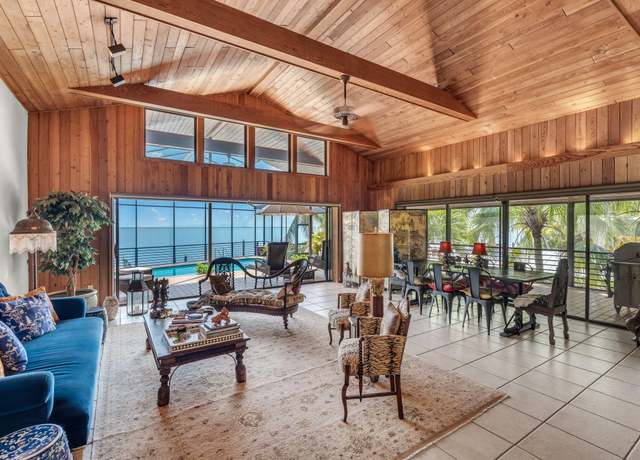 Property at 8 South Dr, Key Largo, FL 33037, 3 beds, 2 baths