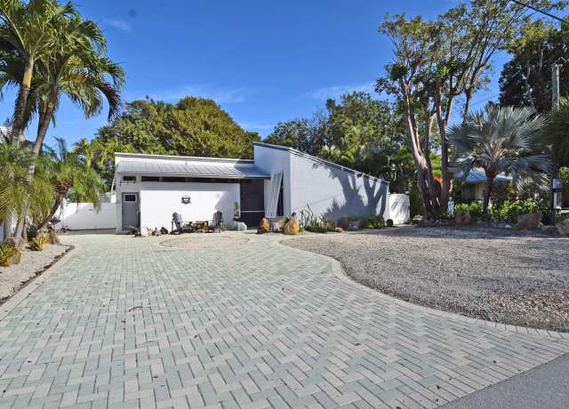 Property at 112 1st Ter, Key Largo, FL 33037, 2 beds, 2 baths