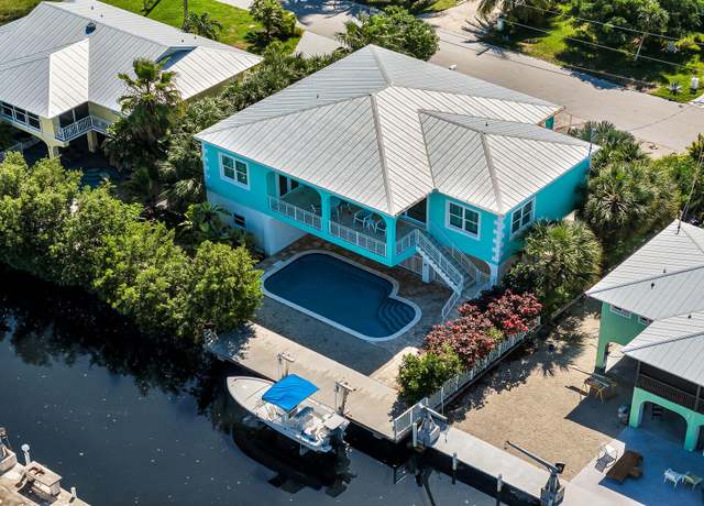 Property at 30343 Falcon Ln, Big Pine Key, FL 33043, 3 beds, 2.5 baths