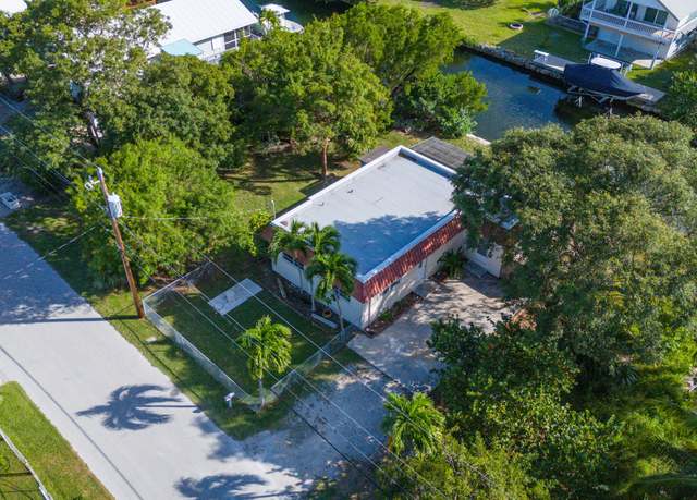 Property at 29162 Iris Dr, Big Pine Key, FL 33043, 2 beds, 1 bath