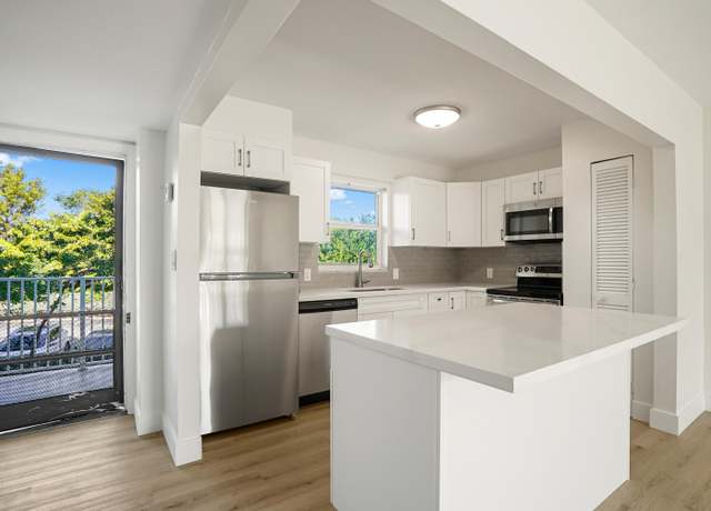 Property at 200 Wrenn St #203, Plantation Key, FL 33070, 1 bed, 1 bath