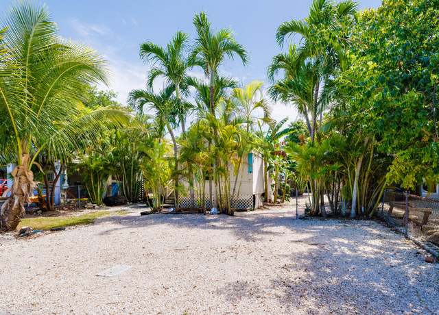 Property at 31036 Avenue H, Big Pine Key, FL 33043, 3 beds, 2 baths