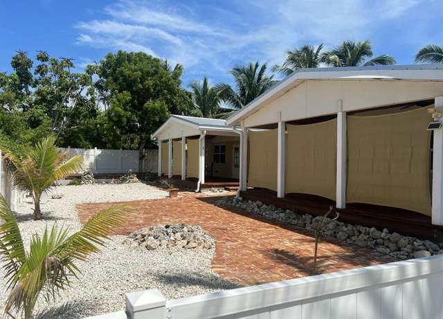 Property at 321 Avenue E, Big Coppitt, FL 33040, 4 beds, 2 baths