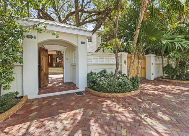 Property at 1400 1St St, Key West, FL 33040, 5 beds, 4 baths