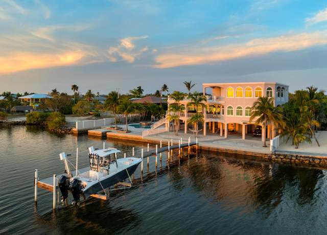 Property at 3742 Seagrape St, Big Pine Key, FL 33043, 3 beds, 3 baths