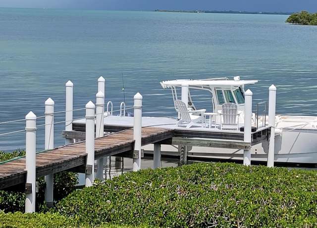 Property at 101 Windy Point Cir, Marathon, FL 33050, 4 beds, 2.5 baths