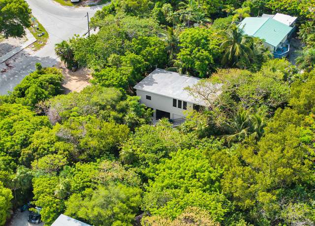 Property at 1615 Harbor Dr, Marathon, FL 33050, 2 beds, 2 baths