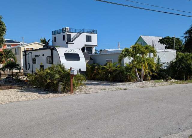 Property at 31515 Avenue E Unit E, Big Pine Key, FL 33043, 1 bed, 1 bath