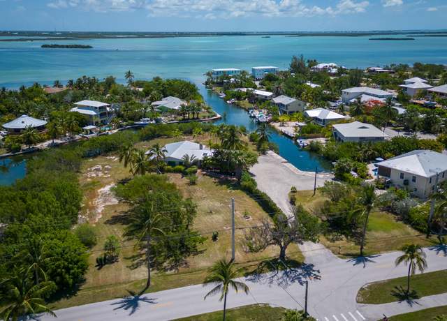 Property at 1151 Sugarloaf Blvd, Sugarloaf Key, FL 33042, 3 beds, 2 baths