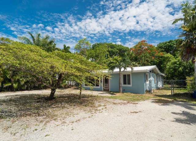 Property at 217 Gasparilla Dr, Key Largo, FL 33037, 3 beds, 2 baths