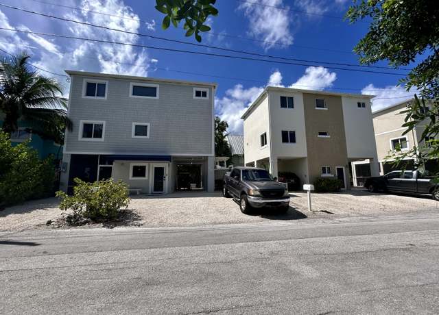 Property at 15 Lakeview Dr, Key Largo, FL 33037, 3 beds, 3.5 baths