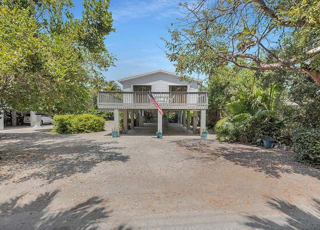 Property at 103 Stirrup Key Woods Rd, Marathon, FL 33050, 3 beds, 2 baths