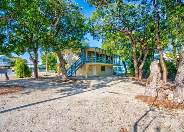 Property at 27 Lycaloma Ave, Key Largo, FL 33037, 3 beds, 2 baths