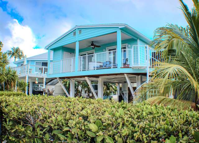 Property at 325 N Anglers Dr, Marathon, FL 33050, 3 beds, 2 baths