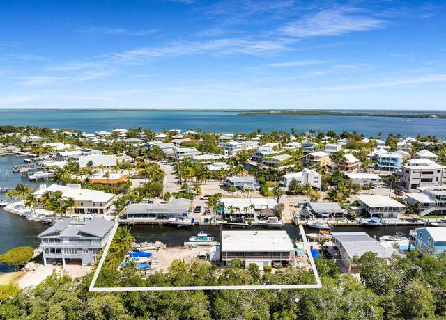 Property at 58 S Blackwater Ln, Key Largo, FL 33037, 3 beds, 3 baths