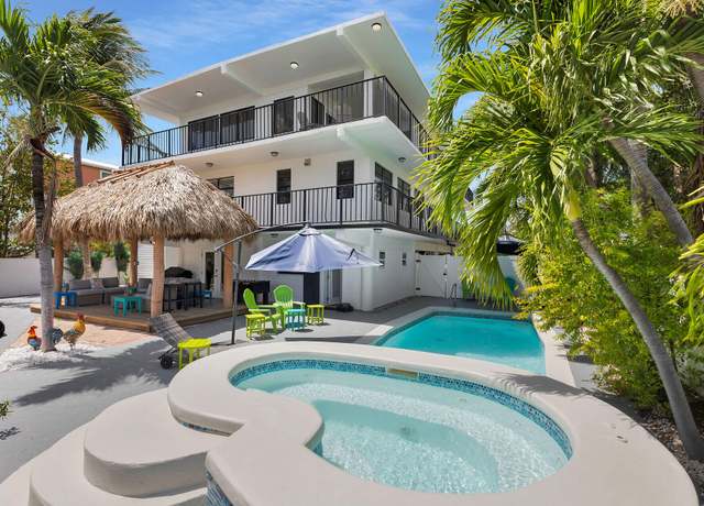 Property at 1 Emerald Dr, Big Coppitt, FL 33040, 4 beds, 4.5 baths