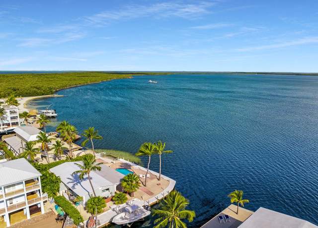 Property at 77 Gull Ln, Key Largo, FL 33037, 3 beds, 2 baths