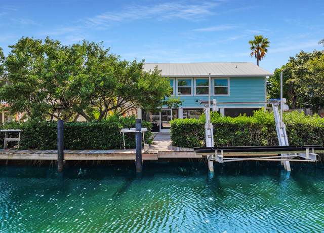 Property at 27325 Barbuda Ln, Ramrod Key, FL 33042, 2 beds, 2 baths