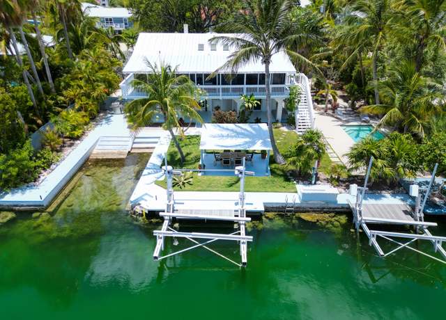 Property at 17176 W Bonita Ln, Sugarloaf Key, FL 33042, 4 beds, 3 baths