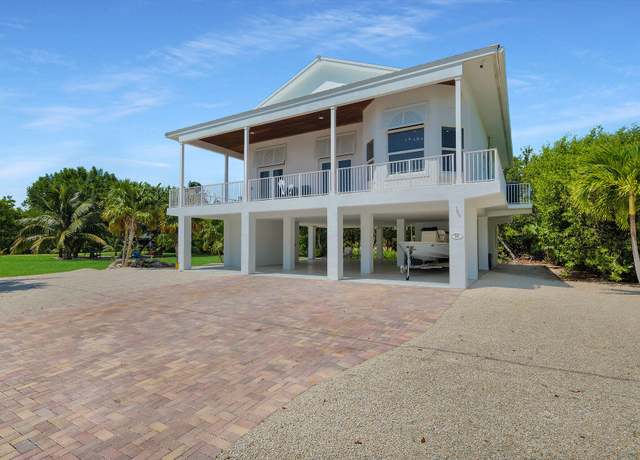 Property at 94 Antigua St, Duck Key, FL 33050, 3 beds, 2 baths