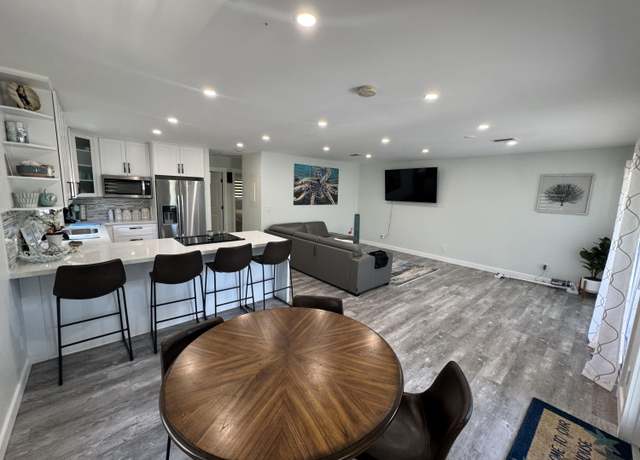 Property at 57538 Bailey St, Marathon, FL 33050, 2 beds, 1 bath