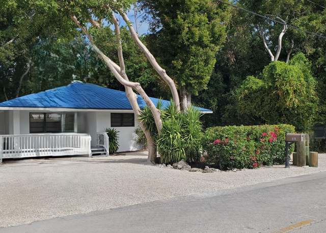 Property at 252 Bay Dr, Key Largo, FL 33037, 3 beds, 2 baths