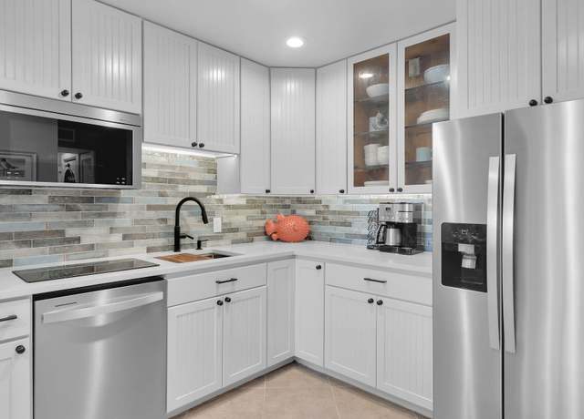 Property at 109 Avenue D #302, Marathon, FL 33050, 1 bed, 1 bath