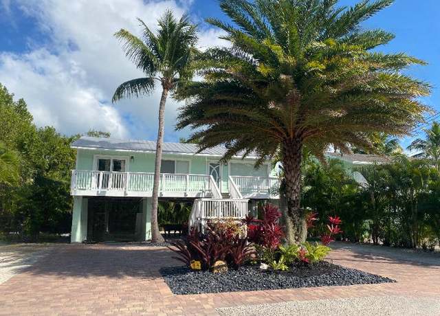 Property at 880 La Paloma Rd, Key Largo, FL 33037, 2 beds, 2 baths