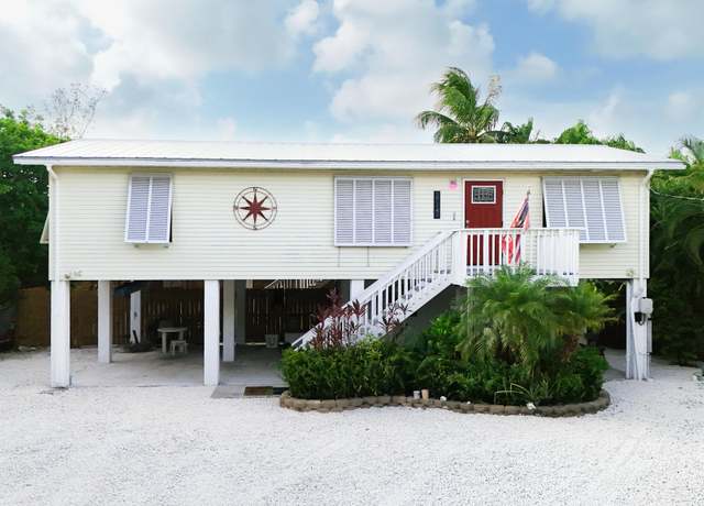 Property at 27147 Dolphin Rd, Ramrod Key, FL 33042, 3 beds, 2 baths