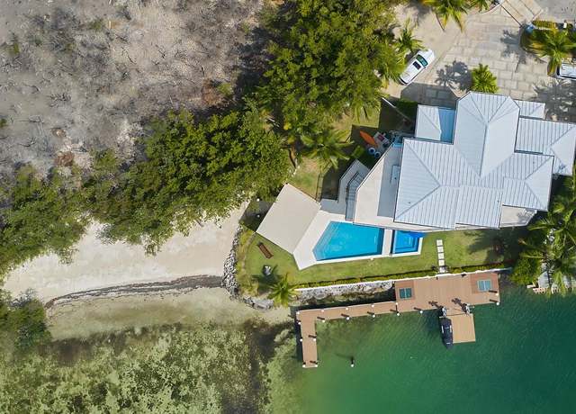 Property at 141 Ivanhoe Ct, Key Largo, FL 33070, 4 beds, 4 baths