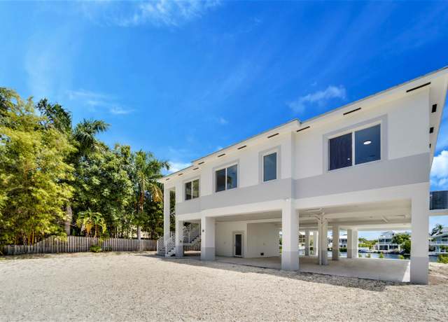 Property at 38 N Bounty Ln, Key Largo, FL 33037, 3 beds, 2.5 baths