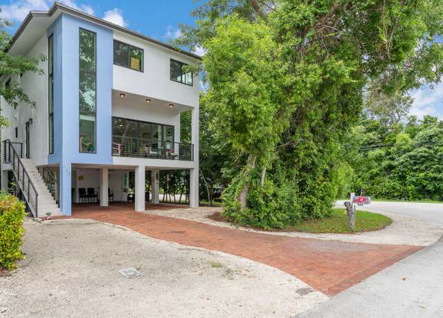 Property at 669 Colson Dr, Key Largo, FL 33037, 3 beds, 2.5 baths