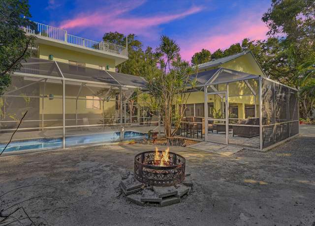 Property at 155 Fontaine Dr, Plantation Key, FL 33070, 5 beds, 4 baths