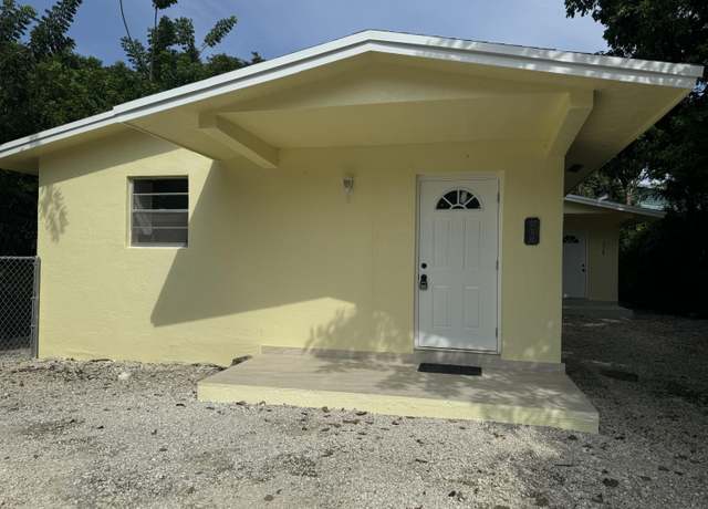 Property at 220 W Indies Rd, Key Largo, FL 33070, 4 beds, 2 baths