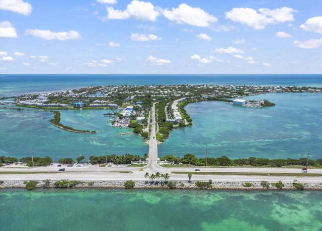 Property at 116 N Indies Dr, Duck Key, FL 33050, 4 beds, 4 baths