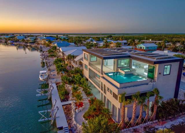 Property at 220 E Caribbean Dr, Summerland Key, FL 33042, 5 beds, 6 baths