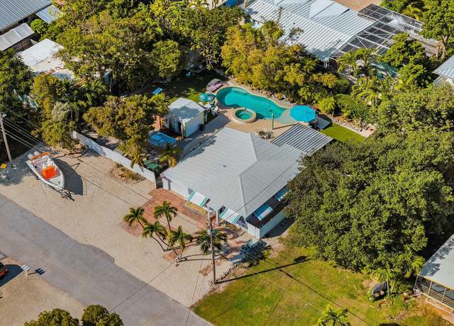 Property at 64 Snapper Ave, Key Largo, FL 33037, 3 beds, 2.5 baths
