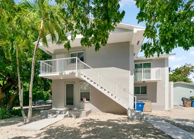 Property at 102 Harry Harris Dr, Key Largo, FL 33070, 4 beds, 2 baths