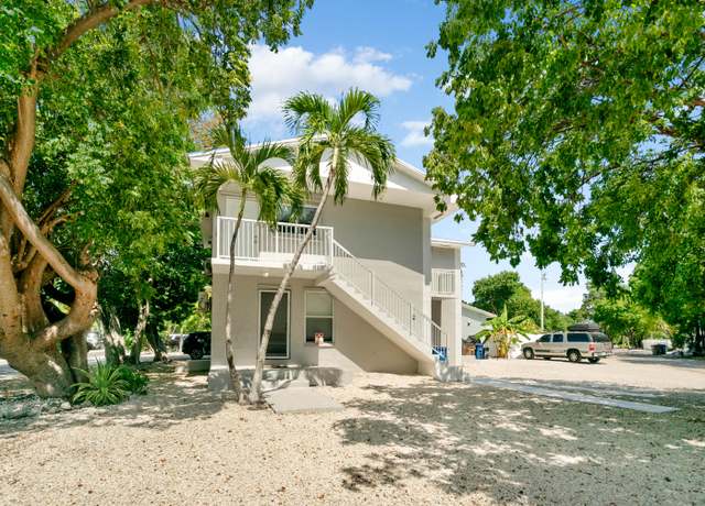 Property at 102 Harry Harris Dr, Key Largo, FL 33070, 4 beds, 2 baths