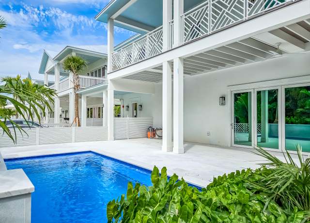 Property at 105 Carroll St #6, Upper Matecumbe Key Islamorada, FL 33036, 4 beds, 4.5 baths