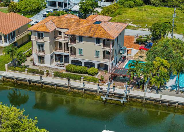 Property at 219 S Anglers Dr, Marathon, FL 33050, 6 beds, 5.5 baths